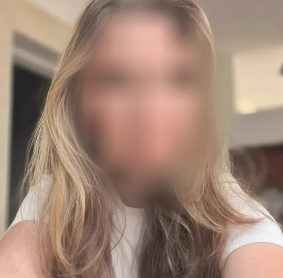 Abril, 22 años